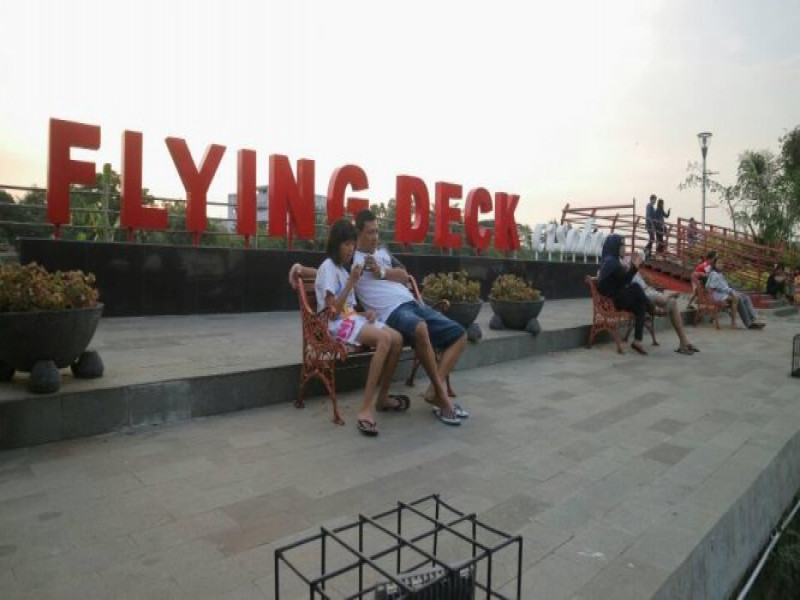 IMG-ngabuburit-asik-di-taman-flying-deck-kota-tangerang