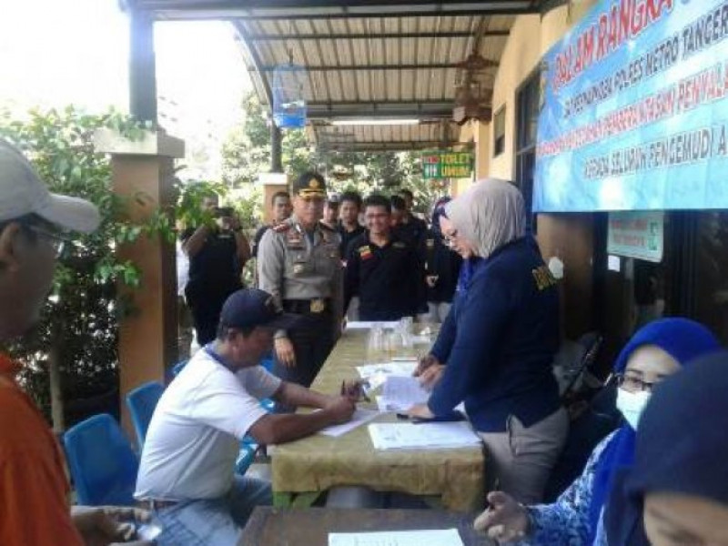 IMG-seluruh-pengemudi-angkutan-lebaran-1438-h-ikuti-tes-urine