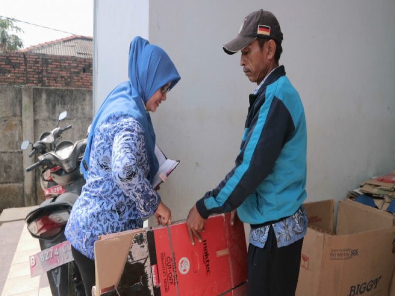 IMG-berkah-sedekah-sampah-bersama-dlh-kota-tangerang