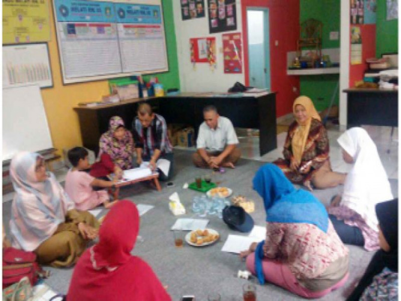 IMG-dlh-memberikan-pembinaan-kampung-hijau