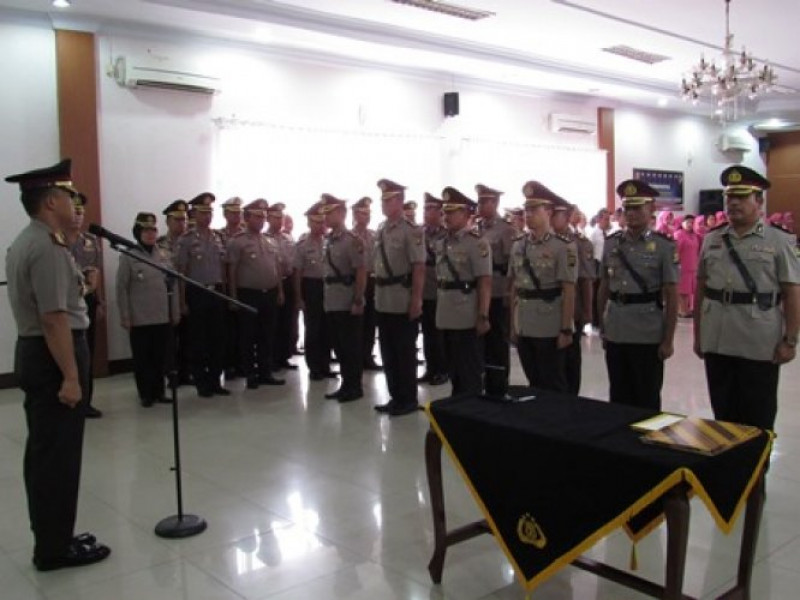 IMG-pergantian-beberapa-pejabat-dan-kapolsek-di-lingkungan-restro-tangerang
