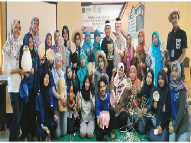 IMG-mahasiswa-ajak-pkk-poris-gaga-baru-kreatif-melalui-kerajinan