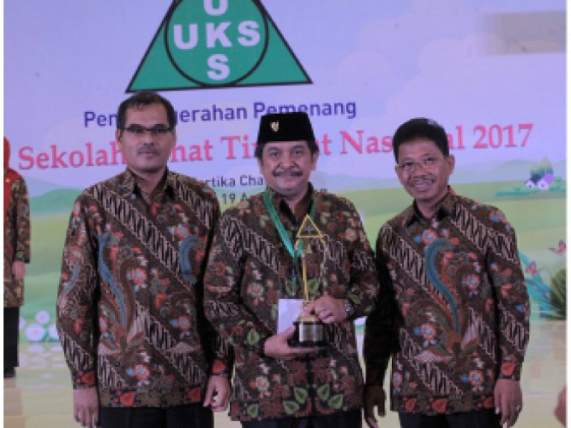 IMG-smp-13-tangerang-raih-best-achievement-sekolah-sehat