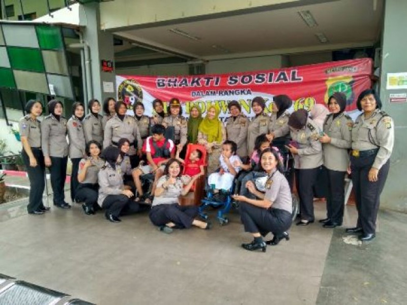 IMG-polwan-restro-tangerang-peduli-terhadap-anak-berkebutuhan-khusus