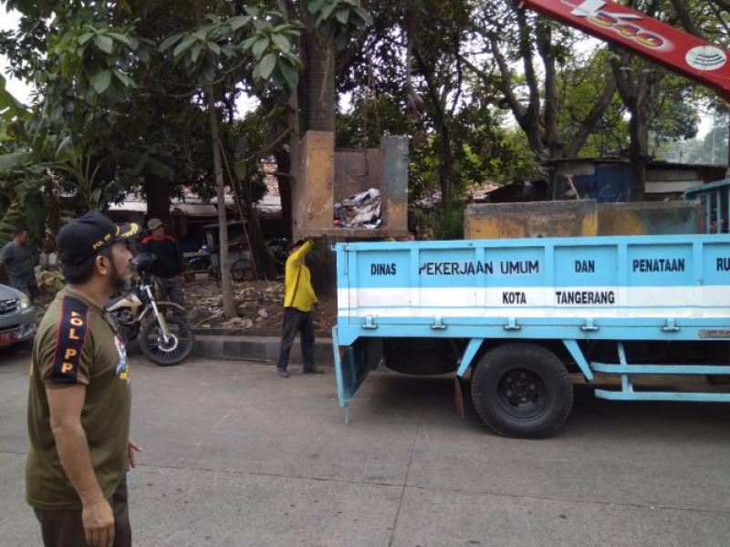 IMG-peringati-hut-ri-ke-72-satpol-pp-kota-tangerang-gelar-kerja-bakti-masal