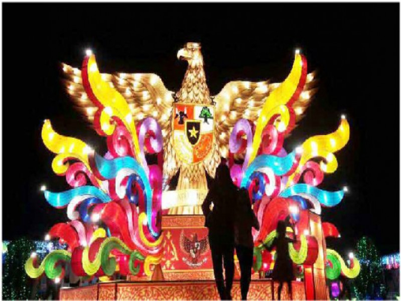 IMG-menikmati-keindahan-lampion-di-maze-market