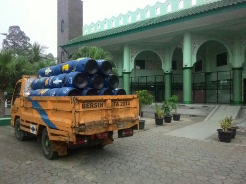 IMG-dlh-siagakan-petugas-kebersihan-di-festival-al-azhom