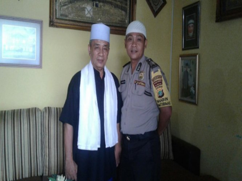IMG-brigadir-toto-binmas-polsek-jatiuwung-silaturahmi-dengan-tokoh-agama-cibodas-baru