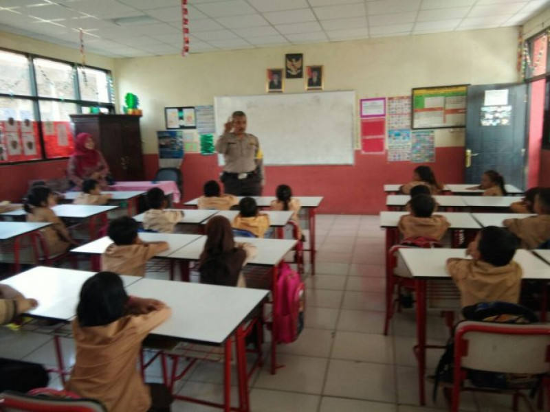IMG-bhabinkmatibmas-kelurahan-belendung-sambangi-sdn-belendung