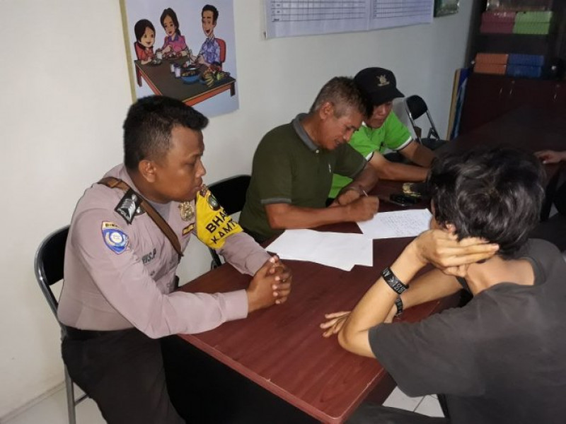 IMG-bhabinkamtibmas-kelurahan-cibodasari-lakukan-problem-solving-terkait-pemukulan-warganya