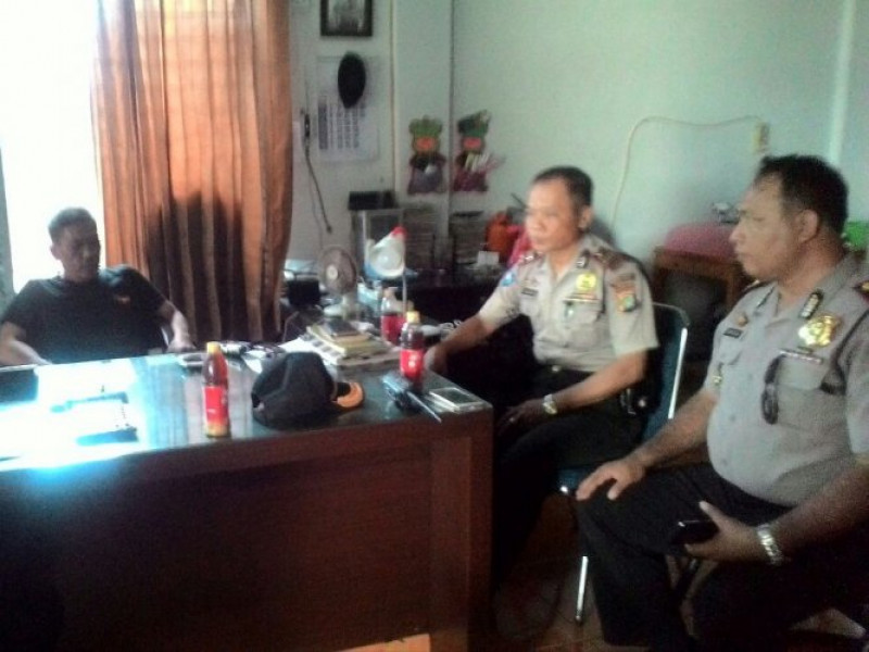 IMG-cipta-kamtibmas-kondusif-jelang-pemilukada-kota-tangerang-kapolsek-rutin-sambangi-tokoh-masyarakat