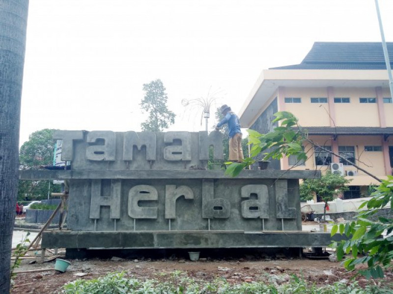 IMG-pemkot-tangerang-bangun-taman-herbal