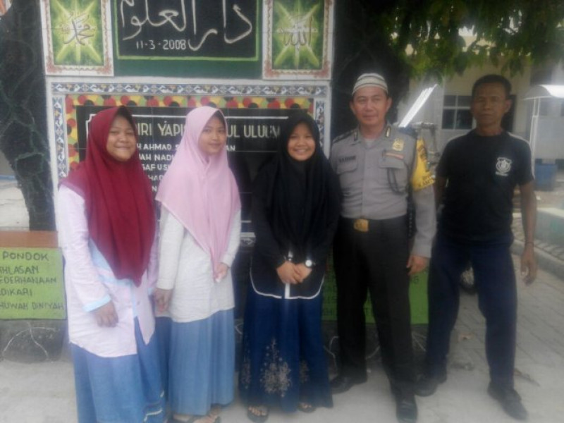 IMG-aiptu-hardono-himbau-santri-harus-menjadi-tauladan-di-tengah-masyarakat-dalam-polsantren
