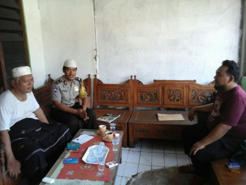 IMG-bhabinkamtibmas-polsek-sepatan-silaturahmi-ketokoh-agama-pemilik-ponpes-aw-wabin