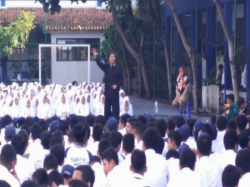 IMG-budi-si-pendongeng-keliling