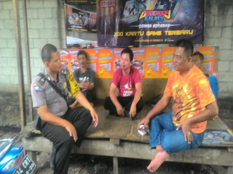 IMG-binmas-aiptu-nurohmat-sambangi-tokoh-pemuda-kelurahan-pasir-jaya