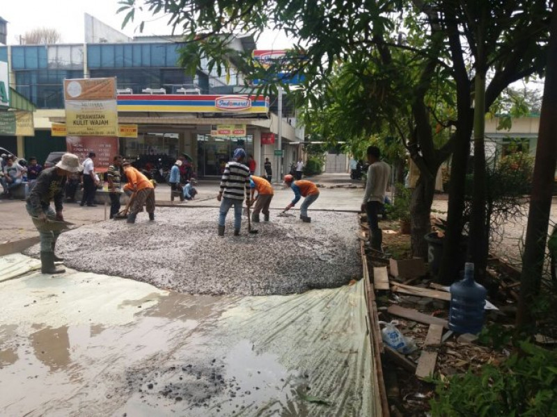 IMG-pemkot-perbaiki-jalan-rusak-di-wilayah-kelurahan-batu-ceper