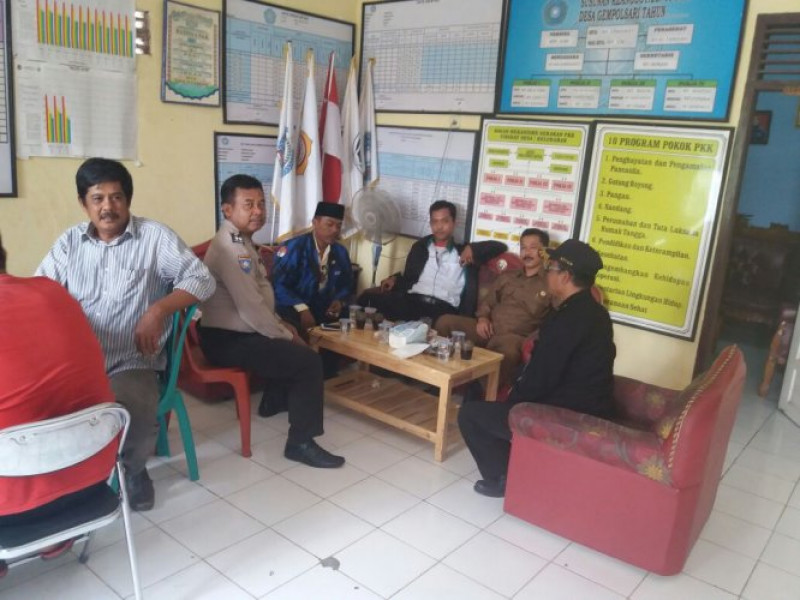 IMG-bhabinkamtibmas-polsek-sepatan-aiptu-d-syaiful-anwar-rembuk-bareng-kades-dan-lsm