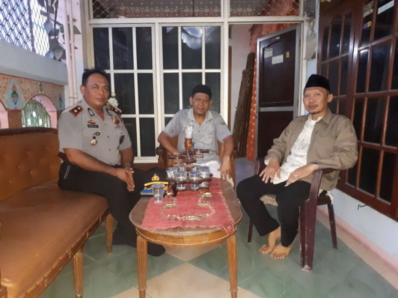 IMG-kapolsek-neglasari-sambangi-ketua-mui-neglasari-sekaligus-pimpinan-pengasuh-ponpes-daarul-barkah