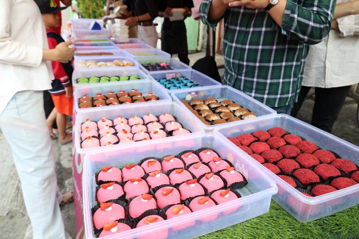 Mochi Warna-Warni Diserbu! Kibow Corner Ludeskan Jajanan Viral Tangerang!