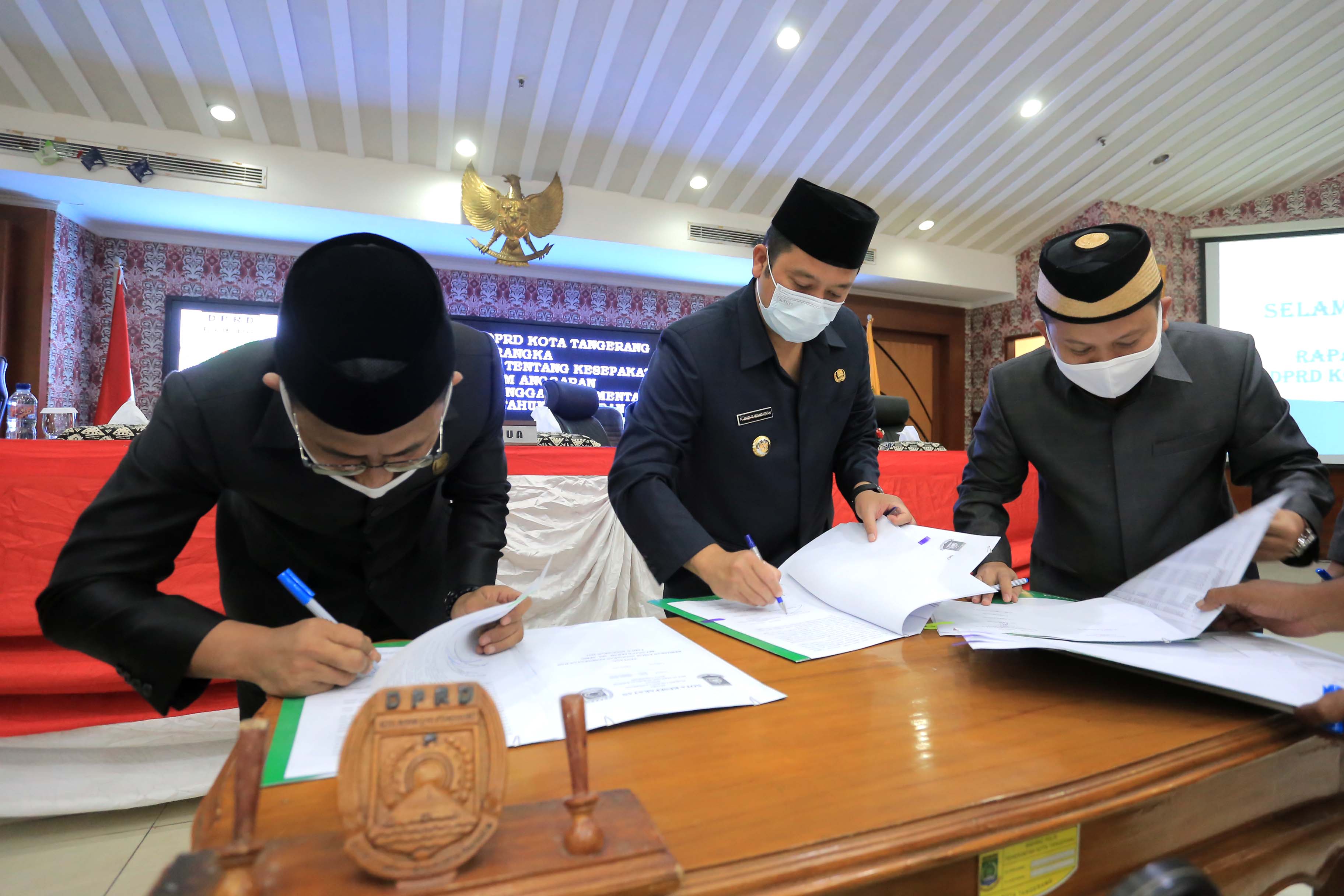 IMG-pemkot-dan-dprd-kota-tangerang-sepakati-kua-ppas-2021