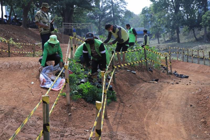 IMG-tata-ruang-publik-di-kali-mookervart