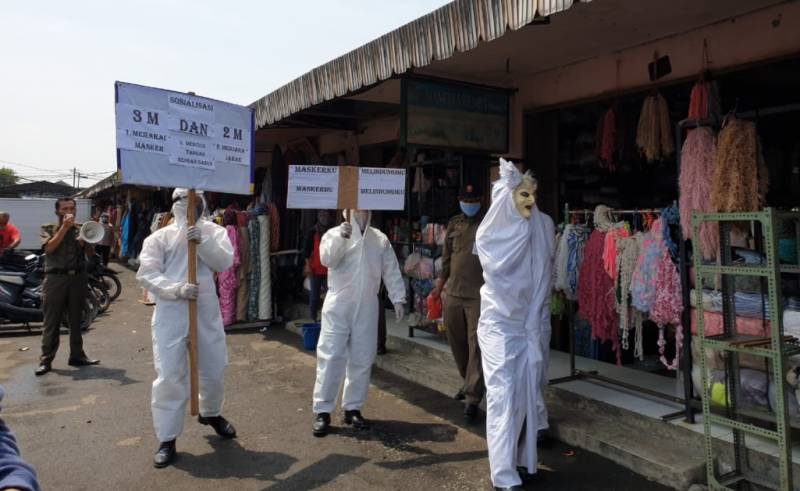 IMG-pocong-ajak-warga-patuhi-protokol-covid-19