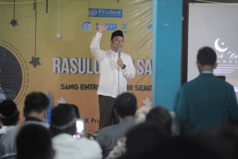 IMG-seperti-biasa-meski-libur-panjang-wali-kota-tetap-masuk-kerja