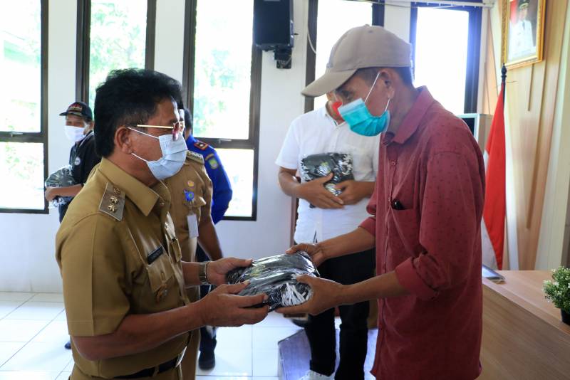 IMG-sachrudin-bagikan-41-000-masker-di-82-rw-kecamatan-pinang