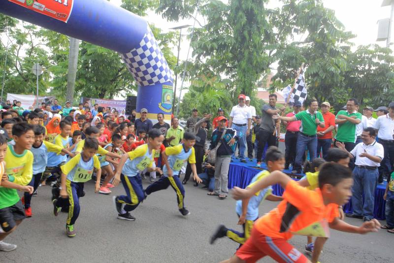 IMG-ribuan-peserta-ikuti-lomba-lari-maraton-tangerang-10k