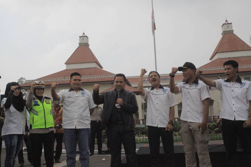 IMG-wali-kota-bersama-imi-kampanyekan-keselamatan-berkendara