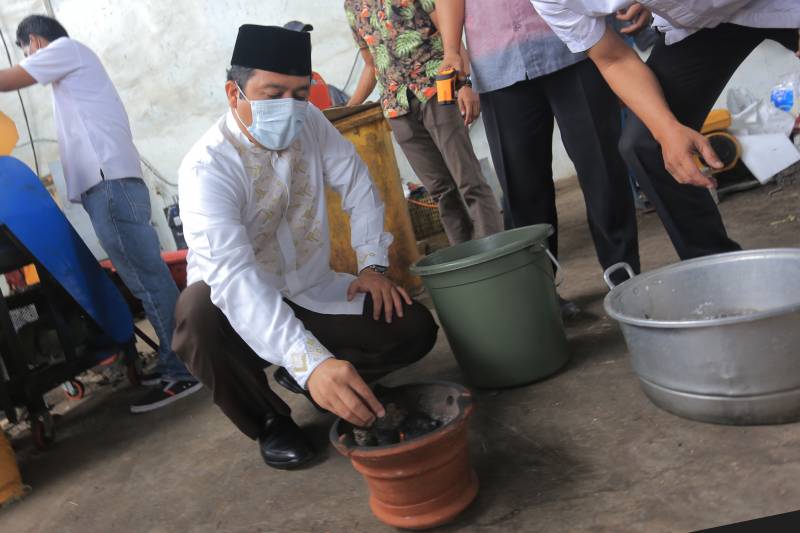 IMG-pemkot-uji-coba-daur-ulang-sampah-jadi-biomassa