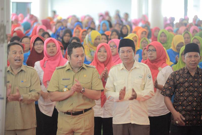 IMG-pemkot-kasih-insentif-para-pekerja-sosial