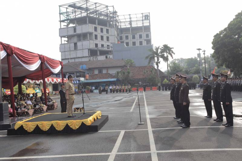 IMG-wali-kota-pimpin-apel-peringatan-hut-bhayangkara-ke-71