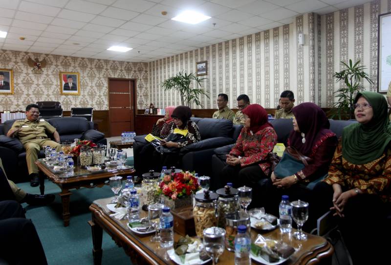IMG-sachrudin-menjamu-para-pensiunan