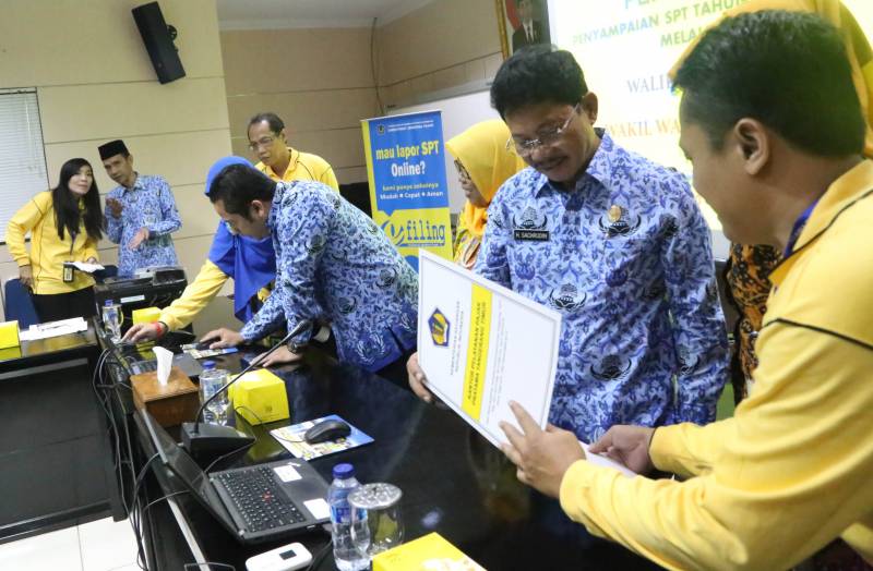 IMG-wali-kota-harapkan-para-petugas-pajak-aktif-sosialisasikan-e-filing