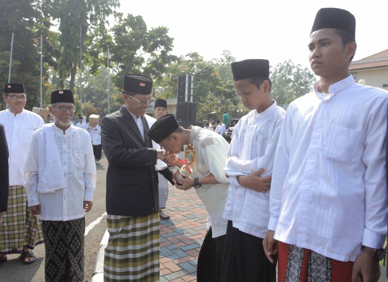 IMG-puluhan-ribu-santri-di-kota-tangerang-meriahkan-hari-santri