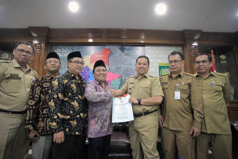 IMG-wali-kota-serahkan-nphd-ke-panwaslu