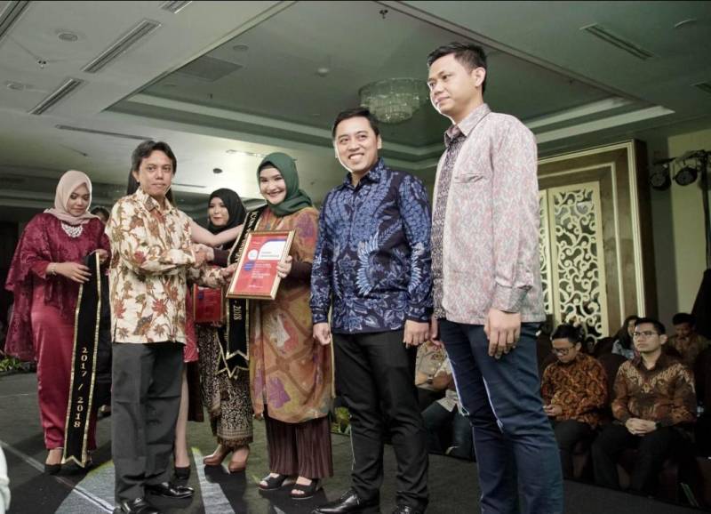 IMG-reputasi-positif-wali-kota-tangerang-dianugerahi-best-communicator-2017
