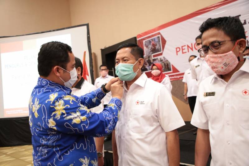 IMG-pelantikan-pengurus-dan-dewan-kehormatan-pmi-kota-tangerang