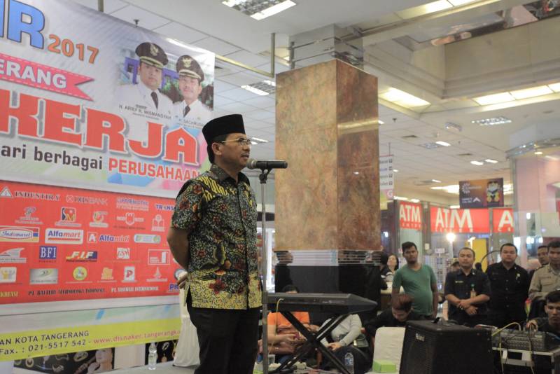 IMG-job-fair-kota-tangerang-ditutup-pencaker-capai-belasan-ribu