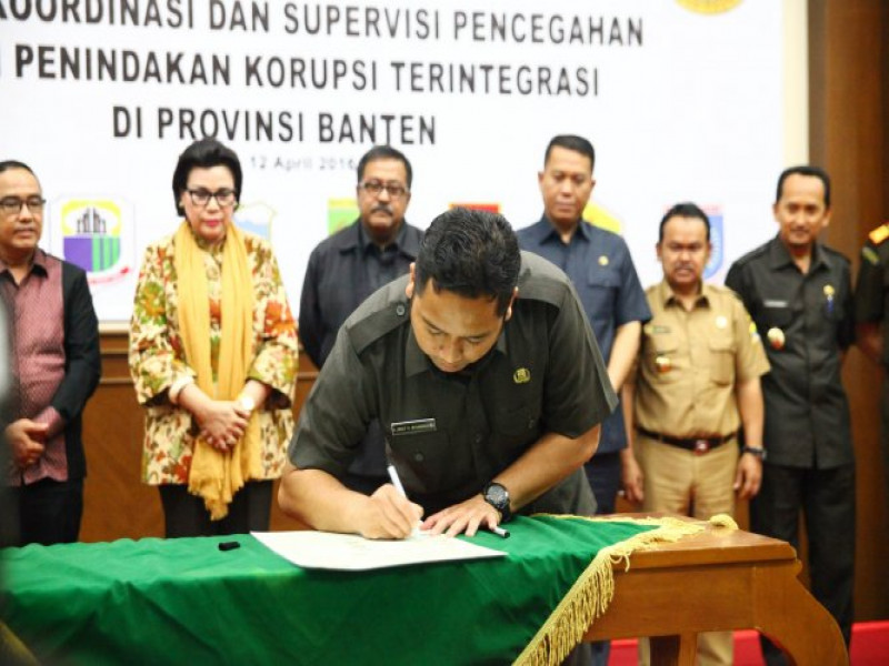 IMG-bersama-kpk-kota-tangerang-berkomitmen-cegah-korupsi