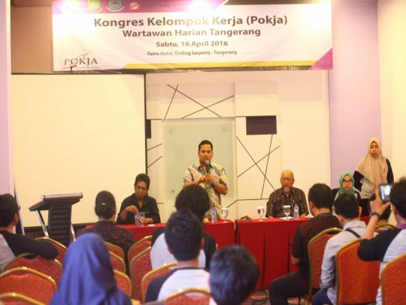 IMG-wali-kota-hadiri-kongres-pokja-wartawan-tangerang-raya