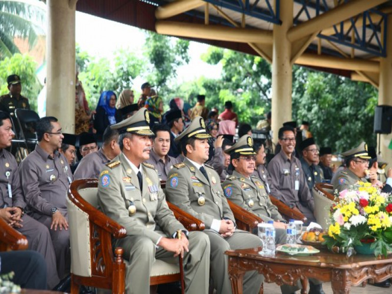 IMG-wali-kota-pimpin-apel-hut-satpol-pp-dan-satlinmas