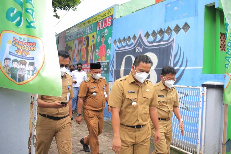 IMG-wali-kota-kampung-tangguh-jaya-lengkapi-upaya-antisipasi-penyebaran-covid-19