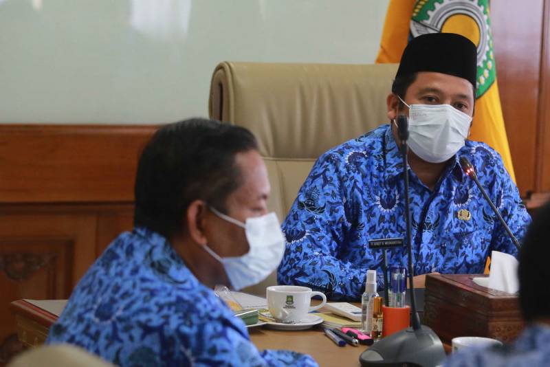 IMG-wali-kota-tangerang-minta-tpid-kendalikan-harga-jelang-nataru