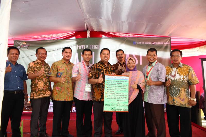 IMG-wali-kota-berbagi-cerita-mengurus-anak-di-hadapan-orang-tua-murid-sekolah-alam