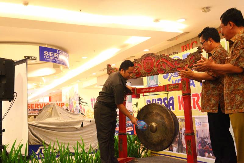 IMG-pemkot-kembali-adakan-bursa-kerja-kota-tangerang-2016
