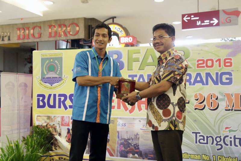 IMG-h-sachrudin-minta-perusahaan-prioritaskan-pencaker-dari-kota-tangerang