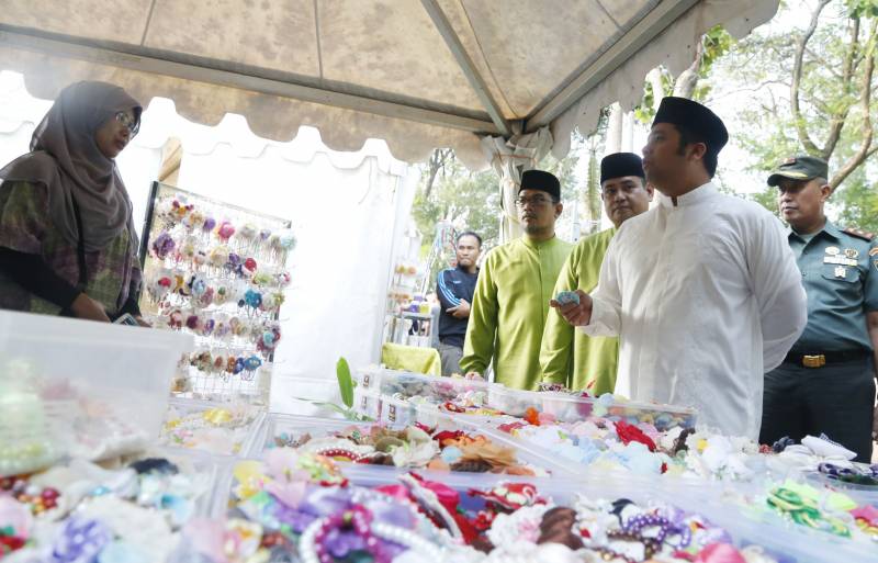 IMG-ngabuburit-di-taman-ekspresi-karawaci
